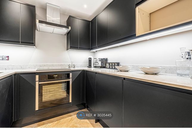 Flat, Hans Crescent, London photo 2