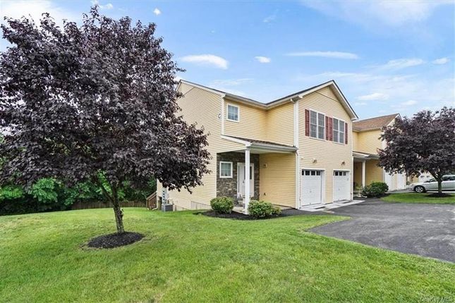 Town house for sale in 31 Aveonis Court, Fishkill, New York, United States Of America