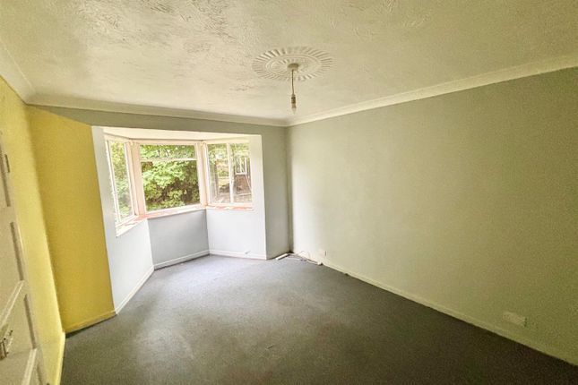 1, Polebarn Gardens, Trowbridge photo 3