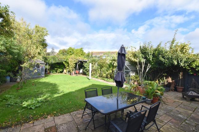 107, Shepherds Walk, Hythe photo 2