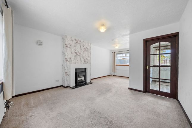 7, Castle Crescent, Denny photo 3