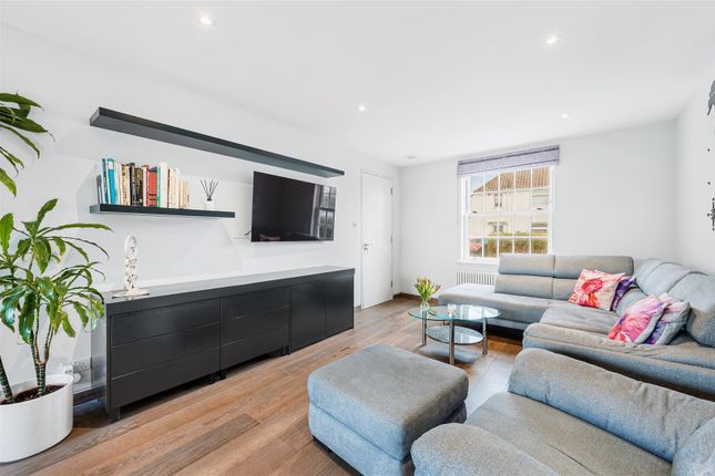 2, Walton Way, London photo 4