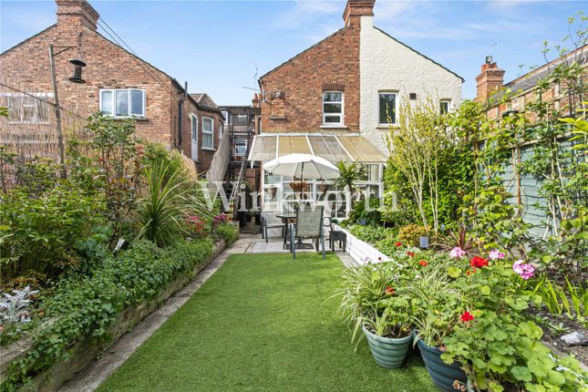 98, Hermitage Road, London photo 3