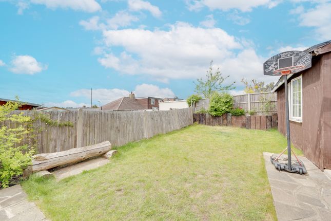 21, Edmunds Avenue, Orpington photo 4
