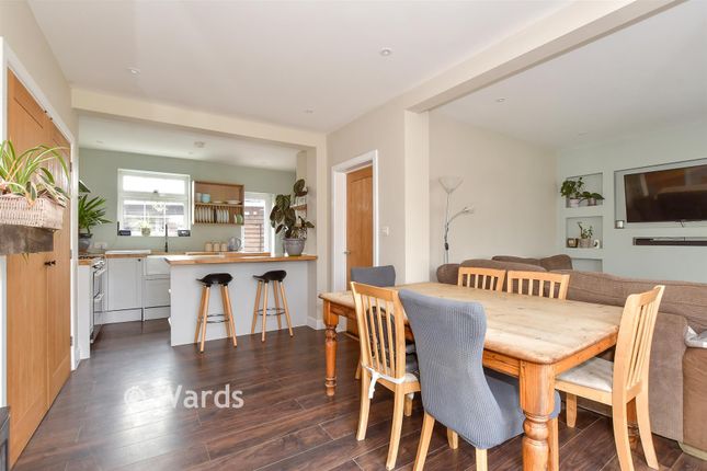 30, Bell Grove, Canterbury photo 3