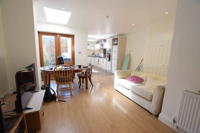Thumbnail Property to rent in Tradescant Road, Oval, London