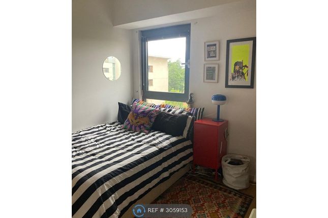 Flat, Sandport Way, Edinburgh photo 5