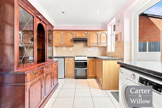 799, Green Lane , Dagenham  photo 4