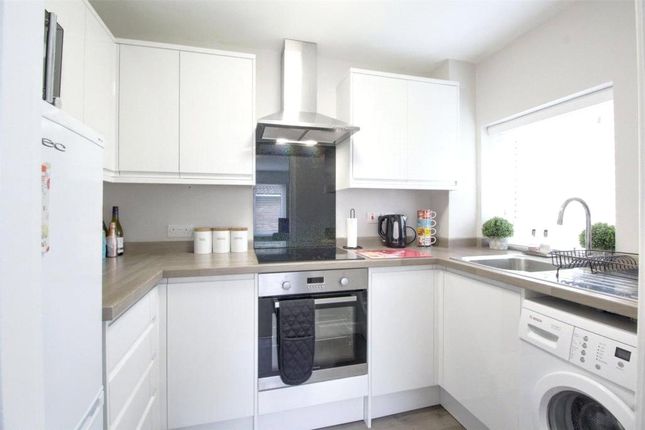 58, Bankside, Farnham photo 2