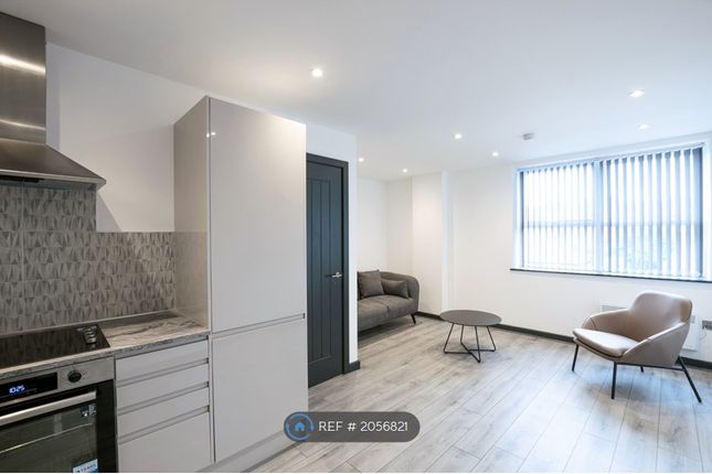 Flat to rent in Trinity Apartments, Leeds