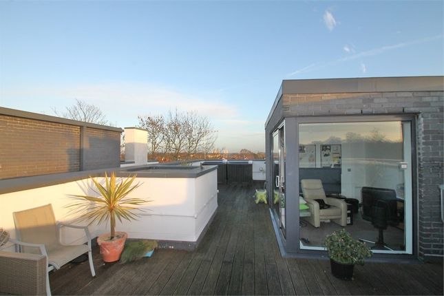 Flat for sale in Green Lanes, Winchmore Hill
