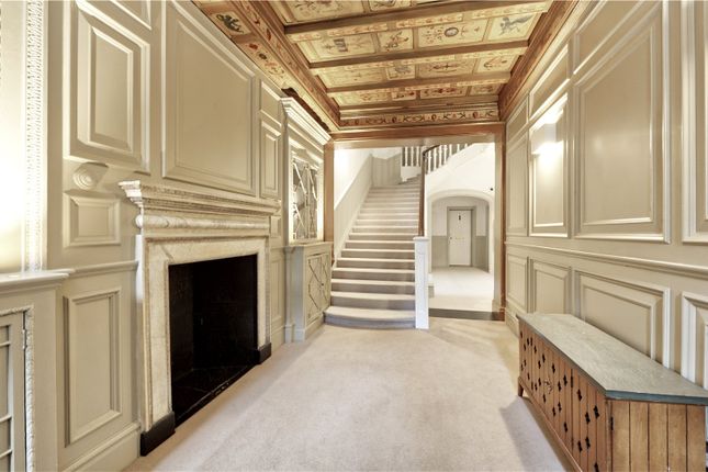 Flat 4, 196, Queen's Gate, London photo 3