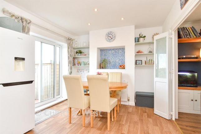 46, Carlyle Avenue, Brighton photo 4