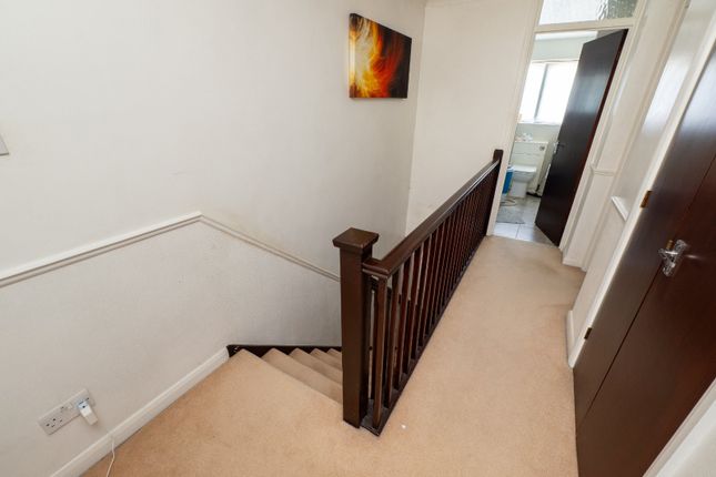 7, Corrib Drive, Surrey photo 4