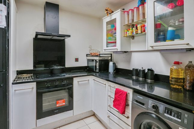 Flat 5, 37B, Wimborne Road, Dorset photo 4