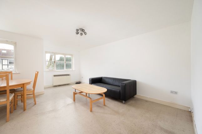 Thumbnail Flat for sale in Norwood Close, Cricklewood