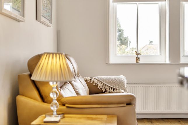 Flat 19 Springhill House, 74, High Street, Swanage photo 3