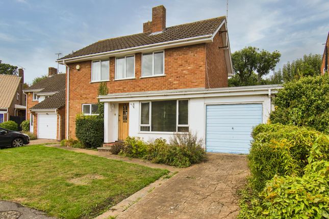 Thumbnail Detached house for sale in Bramley Close, Earley, Reading