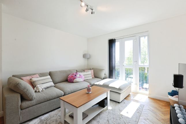 26, Parish End, Leamington Spa photo 3