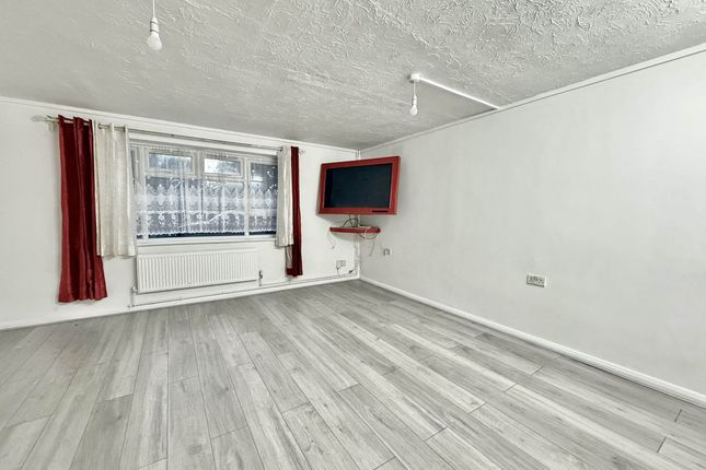 85, Wordsworth Way, West Drayton photo 4
