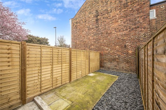 144, Sirdar Road, London photo 4