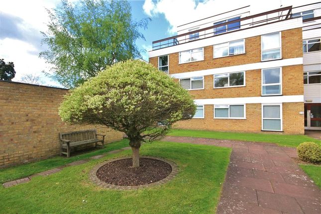 Thumbnail Flat to rent in Thames Side, Staines-Upon-Thames, Spelthorne
