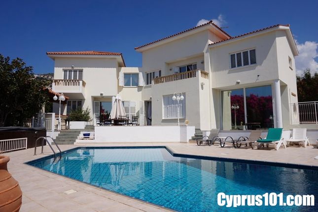 Villa for sale in Peyia, Paphos, Cyprus