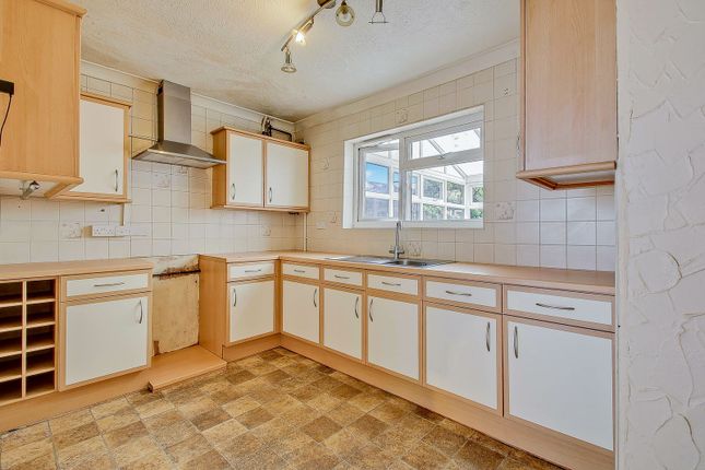 Muirfield Road, South Oxhey, Watford photo 4
