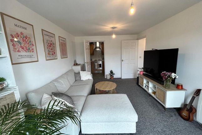 24, Oakwood Grove, Bury photo 4