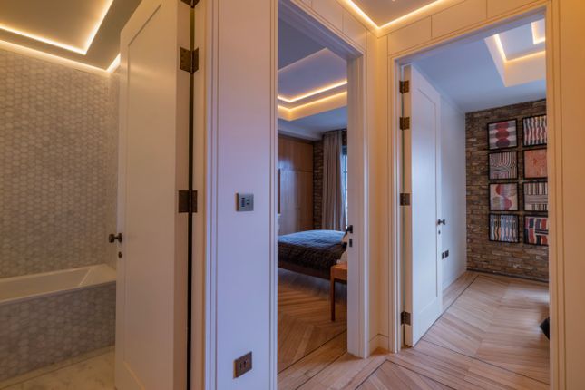 Flat 17,, Piano Studios, London photo 3