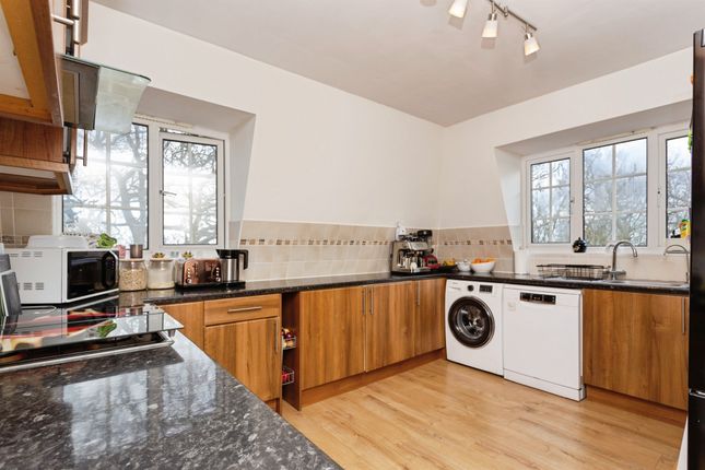 66a, Herga Court, Sudbury Hill, Harrow photo 4