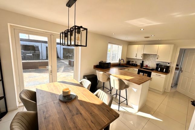 15 , Heol Waungron, Kidwelly photo 4