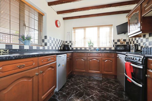 28, Serin Close, Kidderminster photo 3