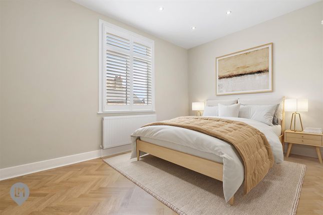 Top Floor, 42, Melrose Avenue, London photo 4