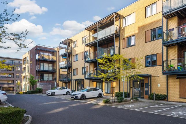 Thumbnail Flat for sale in Woodcroft Apartments, Colindale