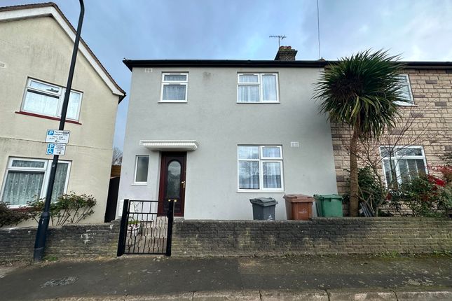 Thumbnail Terraced house to rent in Millfield Avenue, London