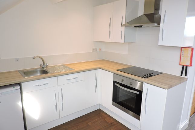 Flat 1, 146A, Wollaton Road, Beeston photo 2