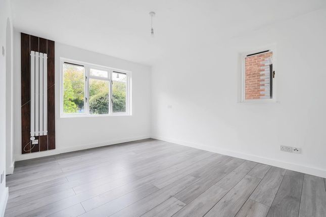 Studio for sale in 35 Rowe Court, Grovelands Road, Reading