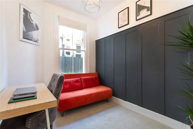 Terraced house for sale in Glencairn Road, London