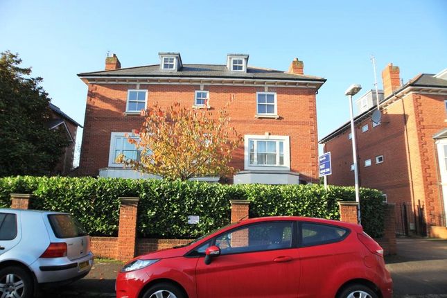 Flat for sale in Brownlow Lodge, Brownlow Road, Reading, Berkshire