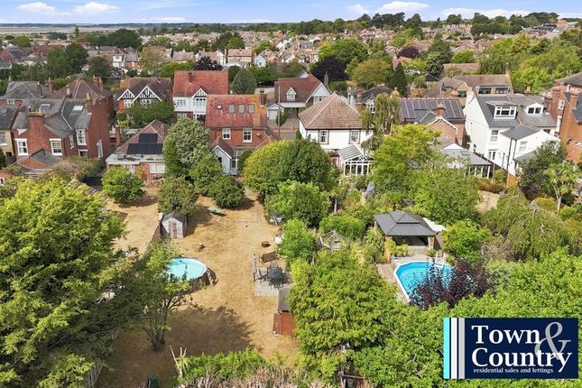 30, Regent Road, Colchester photo 2