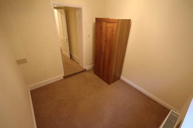 Victoria Avenue, Surbiton photo 5