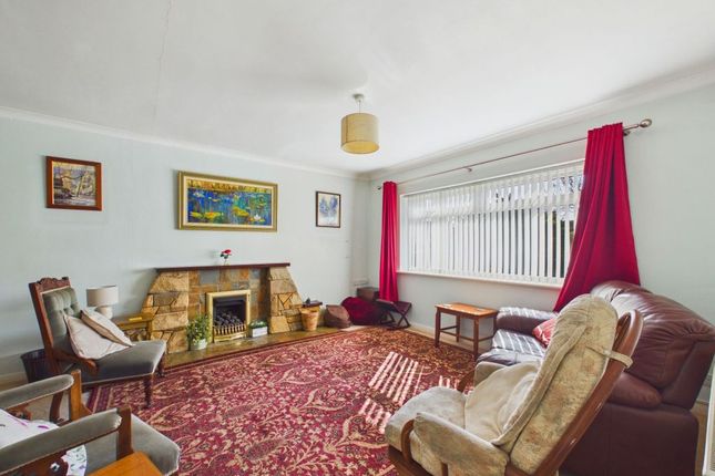 40, Mayfield Road, Whitby photo 2