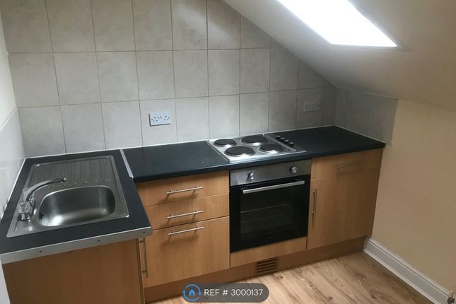 Studio flat on Flat, East Parade, Harrogate, £800/mo