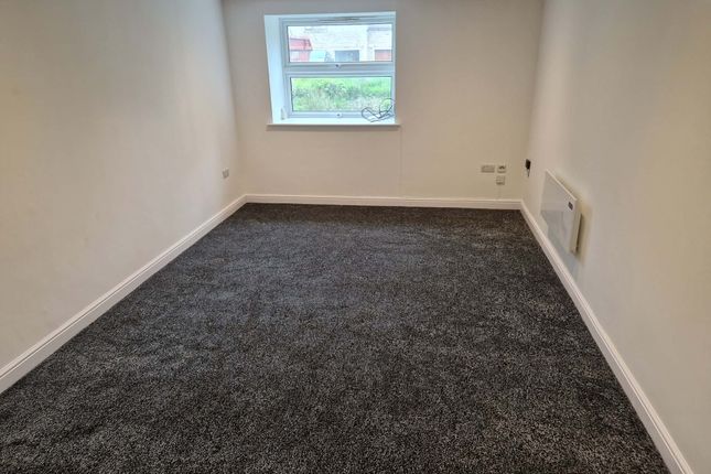 Flat 1 , Main Street, Wakefield photo 4