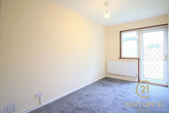 83, Pine Tree Close, HOUNSLOW photo 5