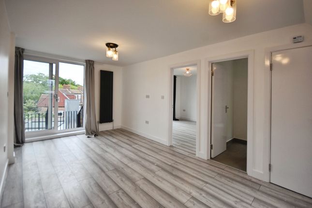 1-bed flat on Flat 2, 150A, London Road, Isleworth, £1,600/mo