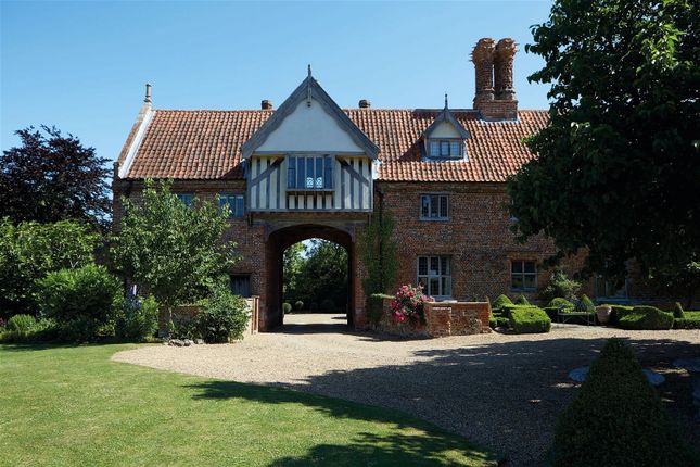 Country house for sale in Hales Hall Lane, Loddon, Norwich, Norfolk