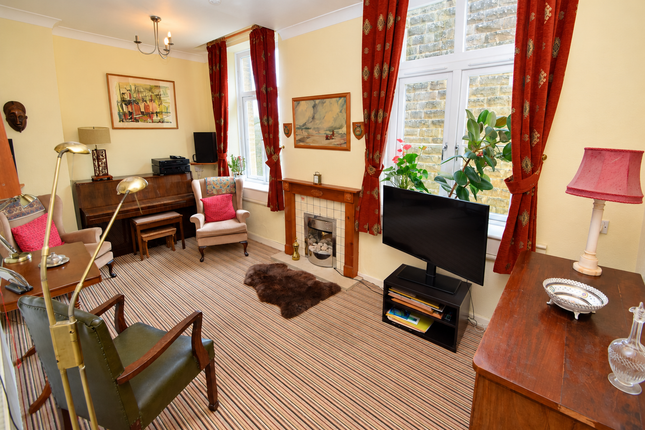 Flat 2, 27, Redman Garth, Keighley photo 2