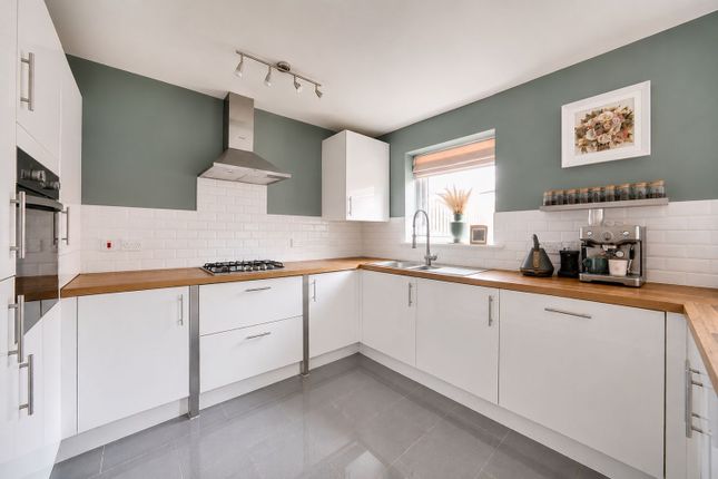 22, Turner Close, York photo 4